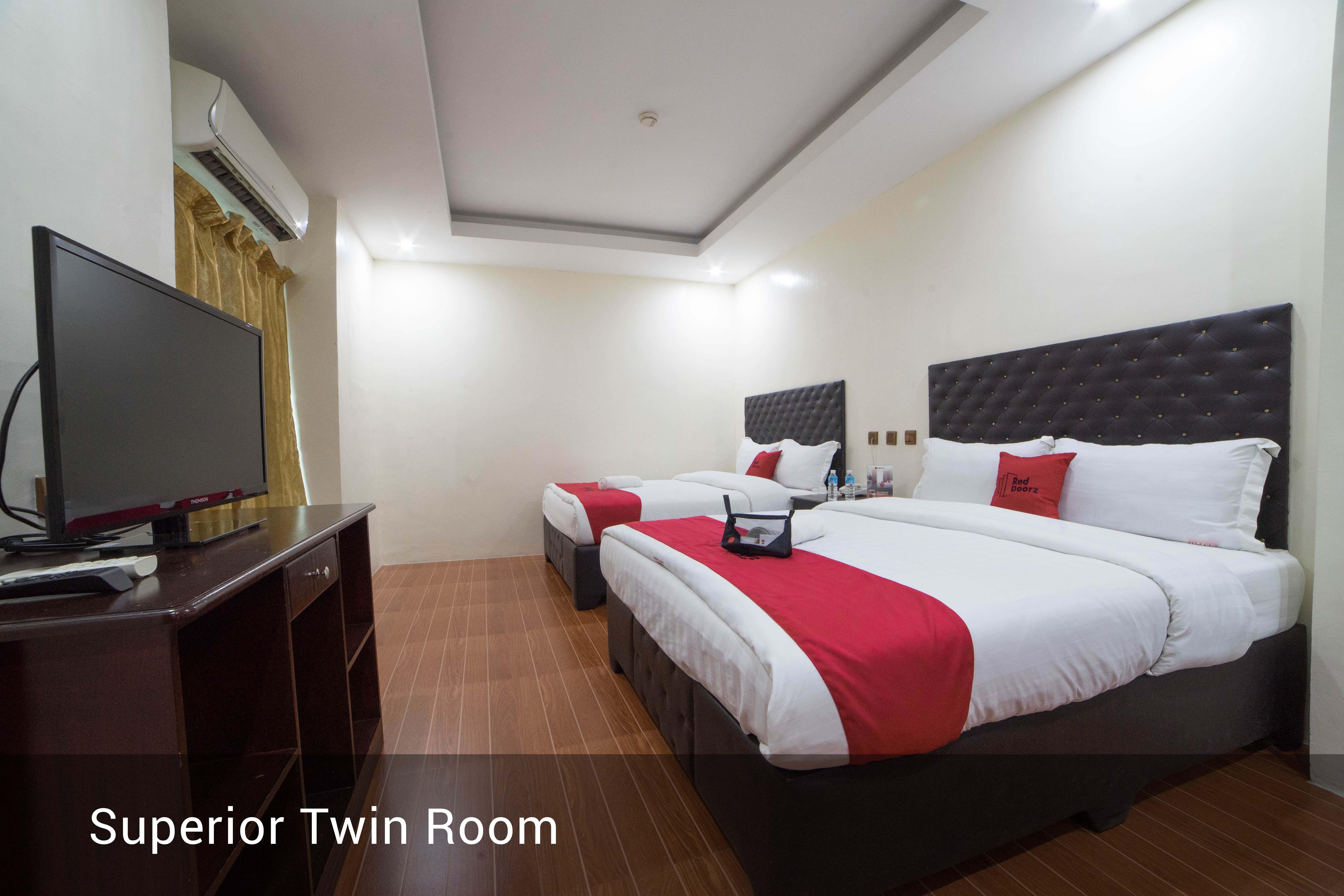 Reddoorz Plus @ Balibago Angeles City Kültér fotó